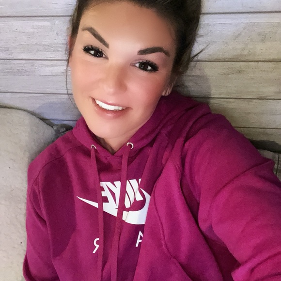 Meet Your Posher, Halley - Picture 14 of 15